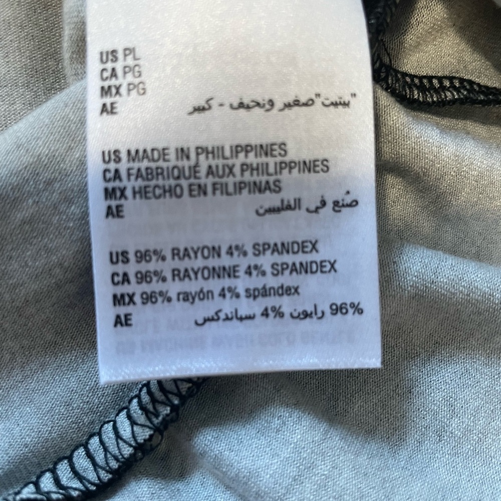 NWT Style & Co. Petite Large Printed On-Off Knit Black Top - Picture 7 of 8